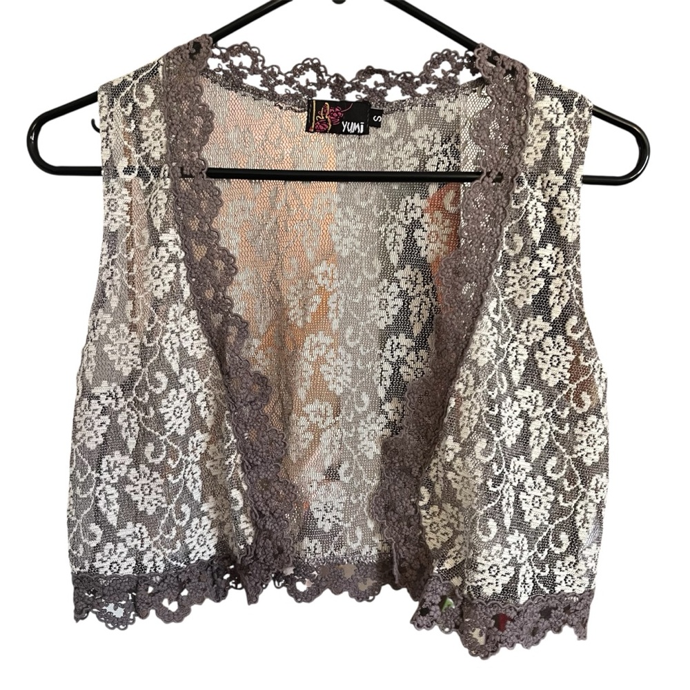Lace Cropped Floral Vest